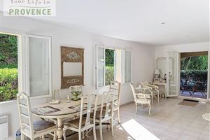 SUPERB APARTMENT  WALKING DISTANCE FROM THE VILLAGE OF LORGUES