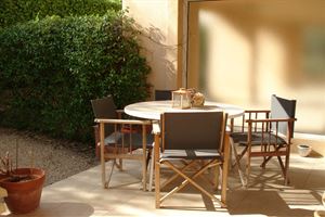 2 BEDROOM APARTMENT IN GARDEN LEVEL IN VENCE