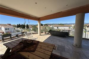 3 BEDROOM APARTMENT WITH TERRASSE 150 M2 IN LE MUY