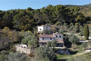 EXCEPTIONAL STONE PROPERTY WITH PANORAMIC VIEWS