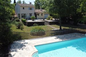 VERY PLEASANT VILLA WITH SWIMMING POOL IN SEILLANS