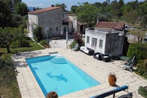 VILLA IN NEED OF RENOVATION WITH A SWIMMING POOL IN SEILLANS