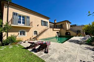 HOUSE WITH POOL AND SPLENDID VIEW IN SAINT JEANNET