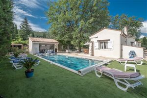 HOUSE WITH POOL IN FIGANIERES